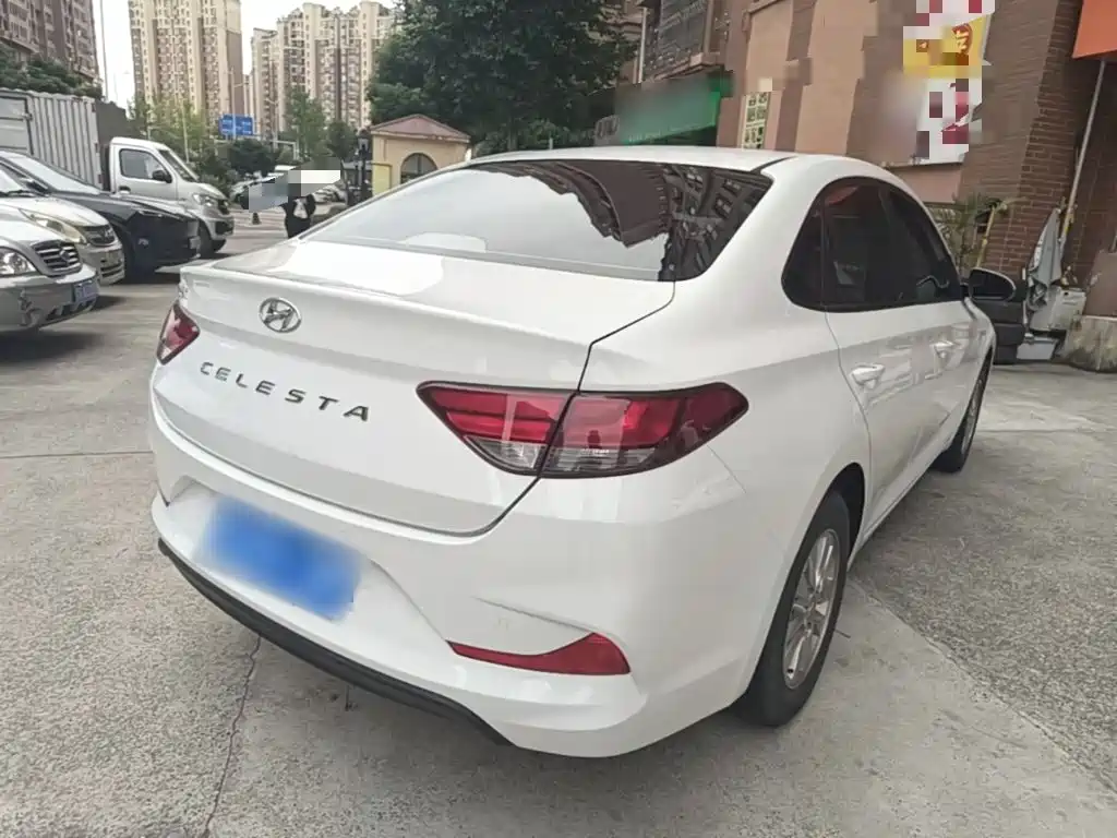 Hyundai Elantra — фото 7