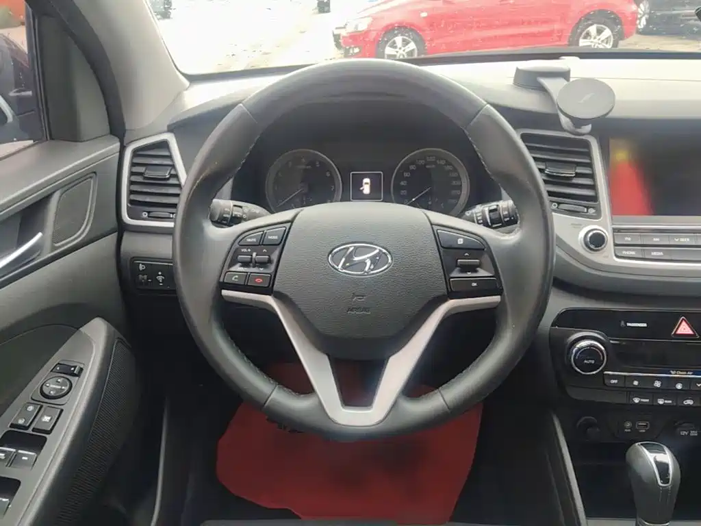 Hyundai Tucson — фото 11