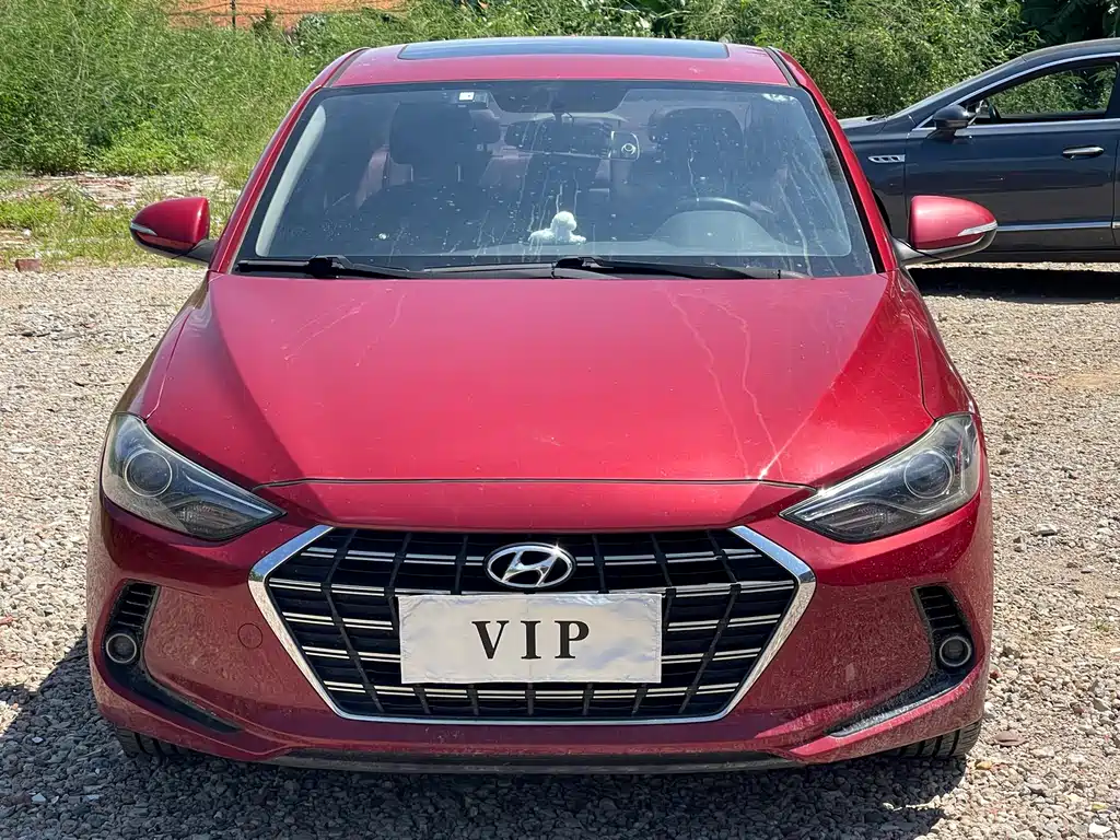 Hyundai Elantra — фото 2