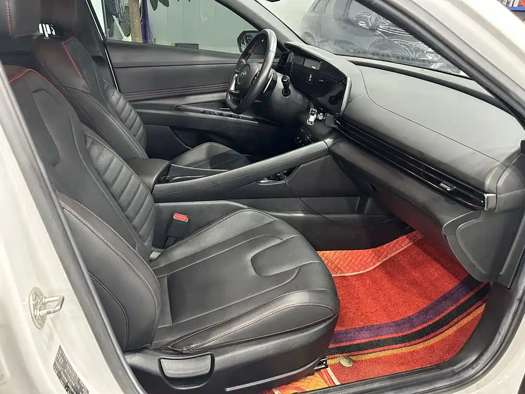 Hyundai Elantra — фото 9