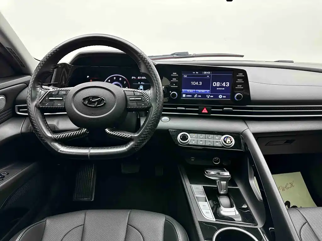 Hyundai Elantra — фото 13