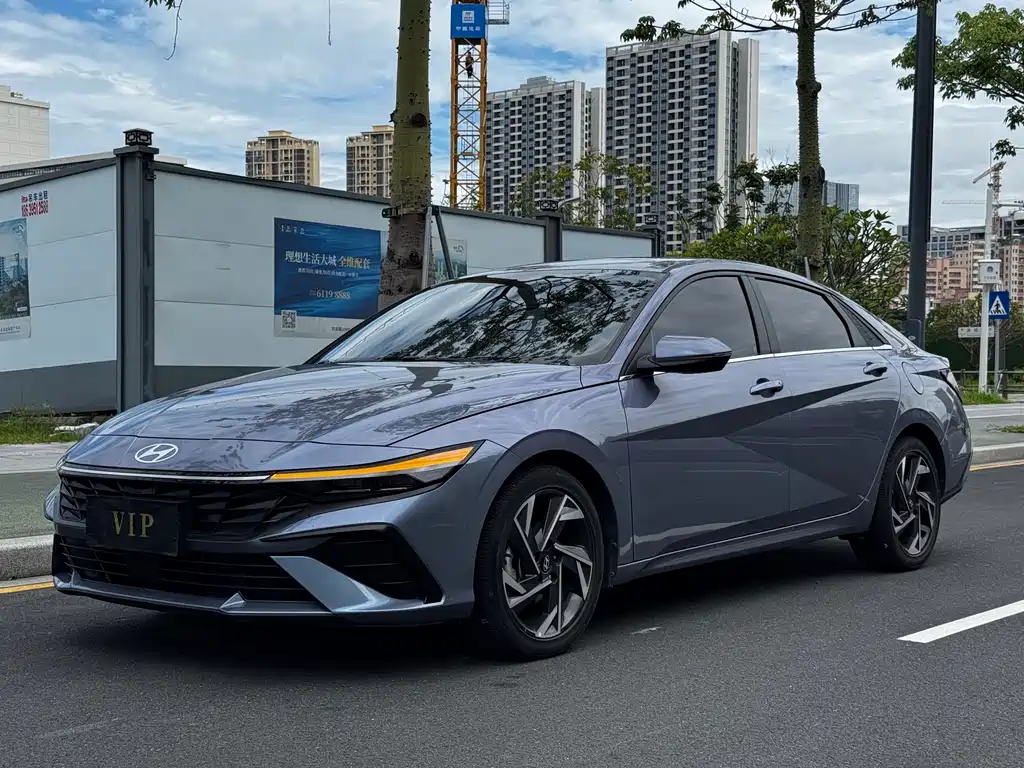 Hyundai Elantra — фото 2