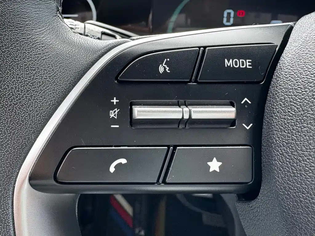 Hyundai Elantra — фото 18