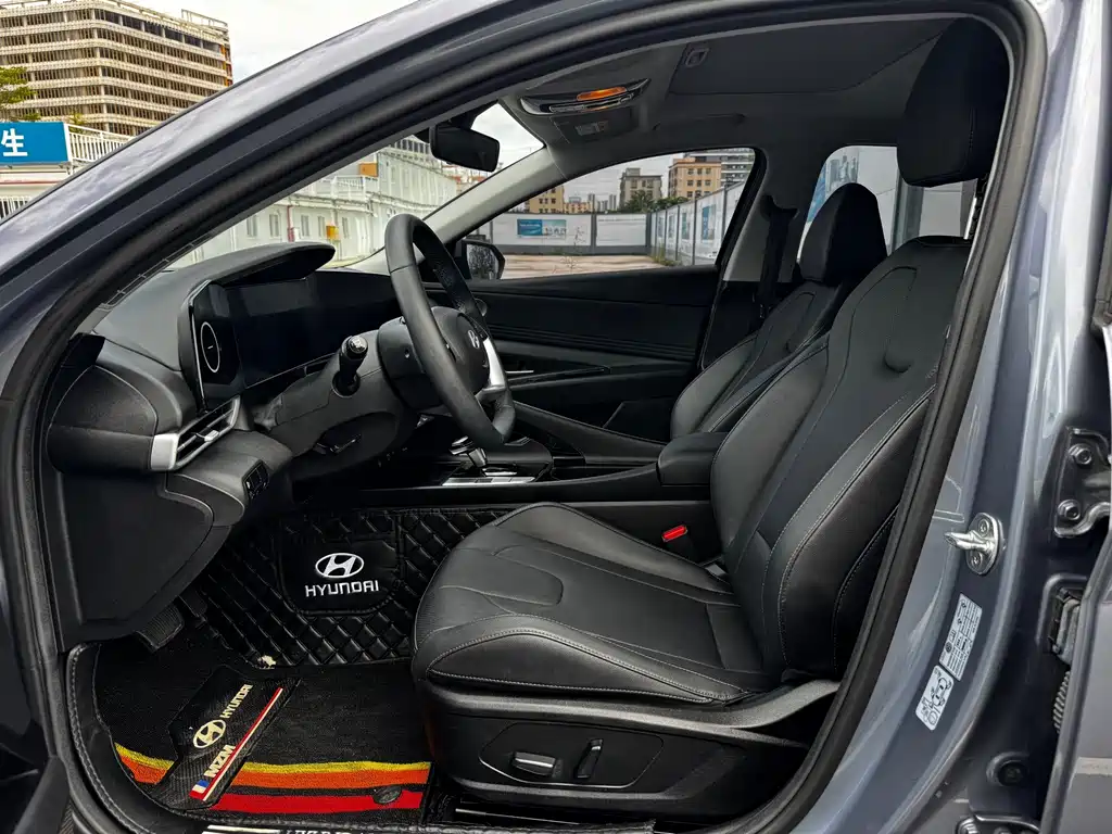 Hyundai Elantra — фото 6