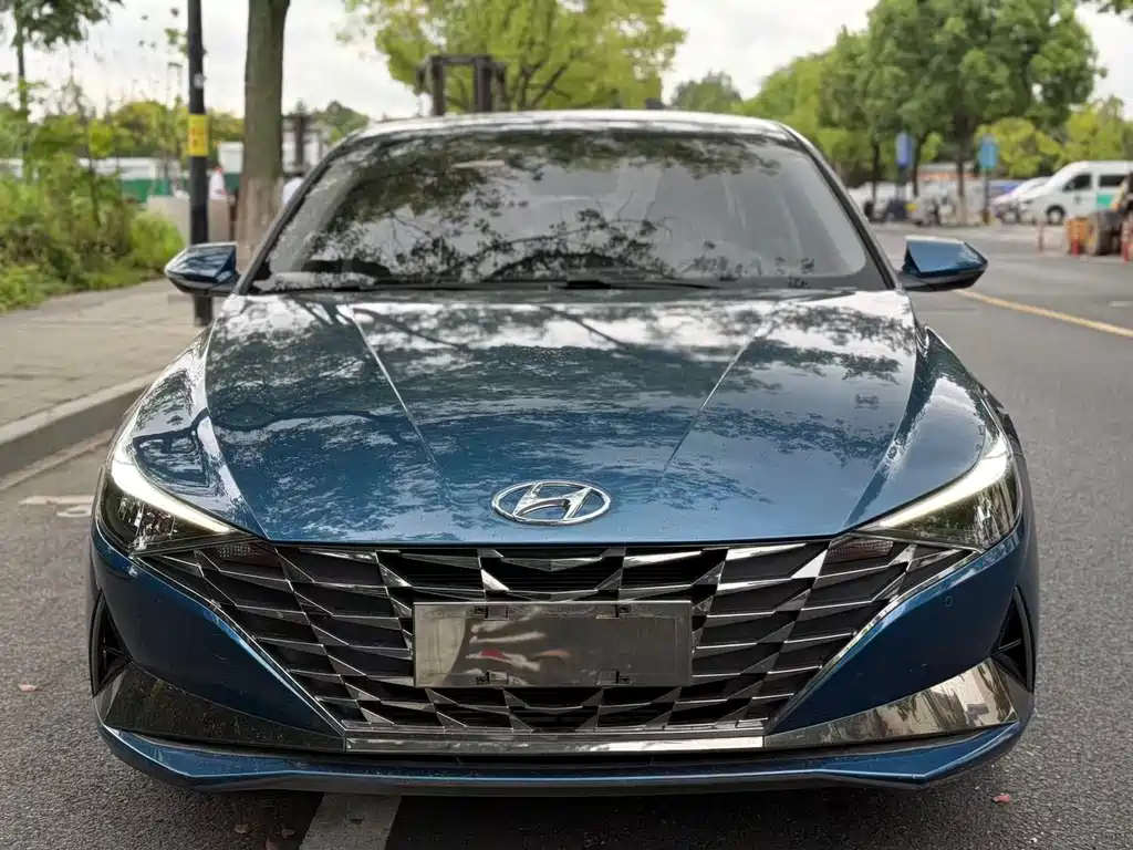 Hyundai Elantra — фото 2