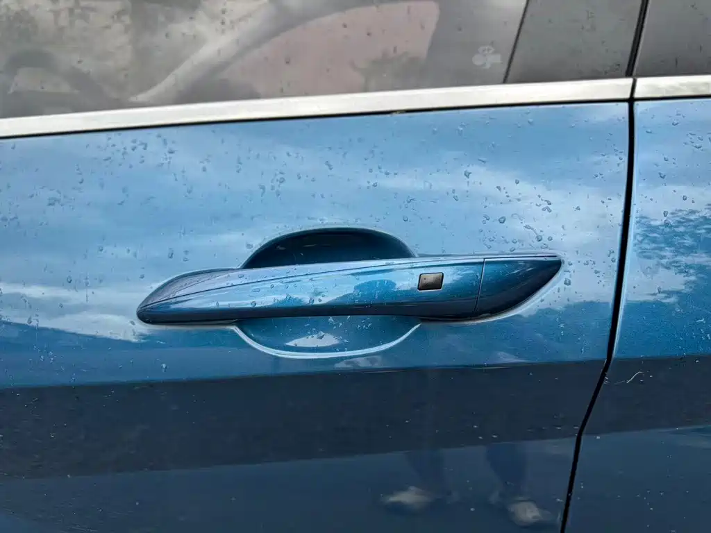 Hyundai Elantra — фото 18
