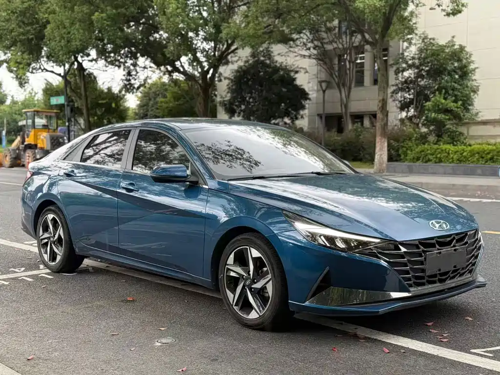 Hyundai Elantra — фото 3