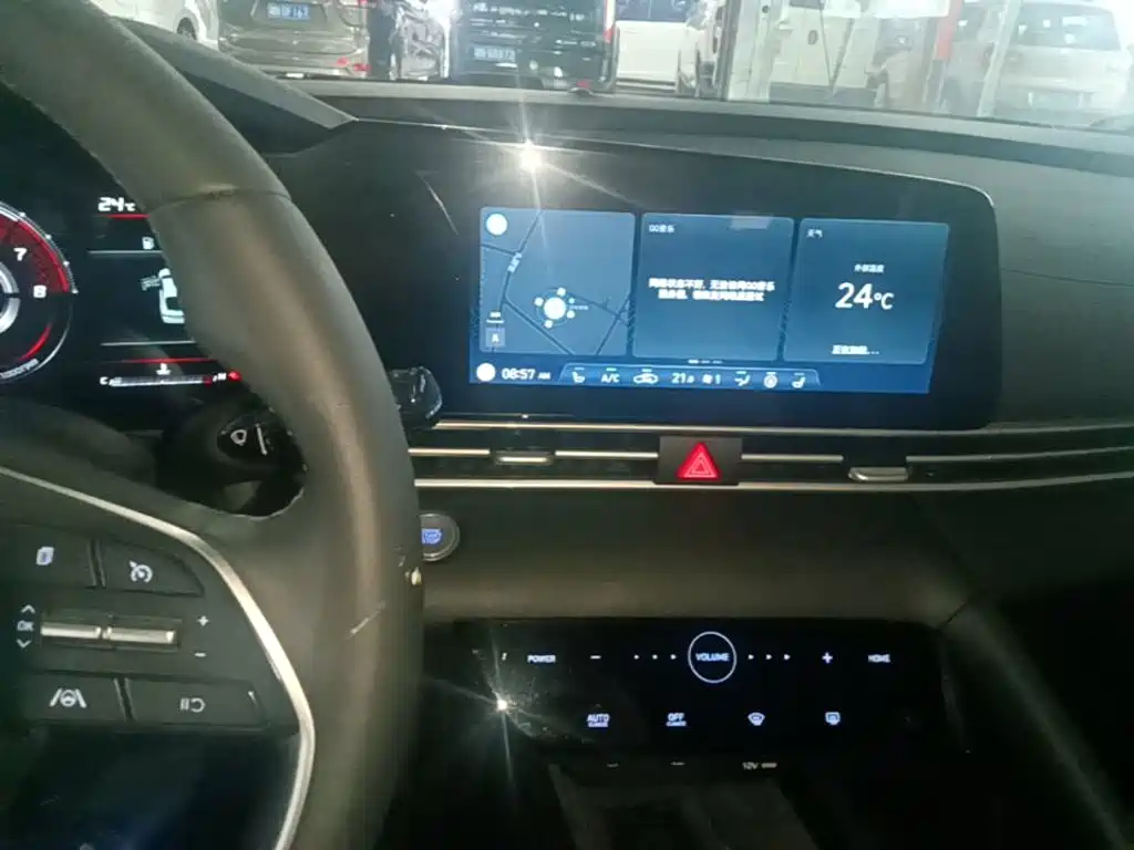 Hyundai Elantra — фото 13
