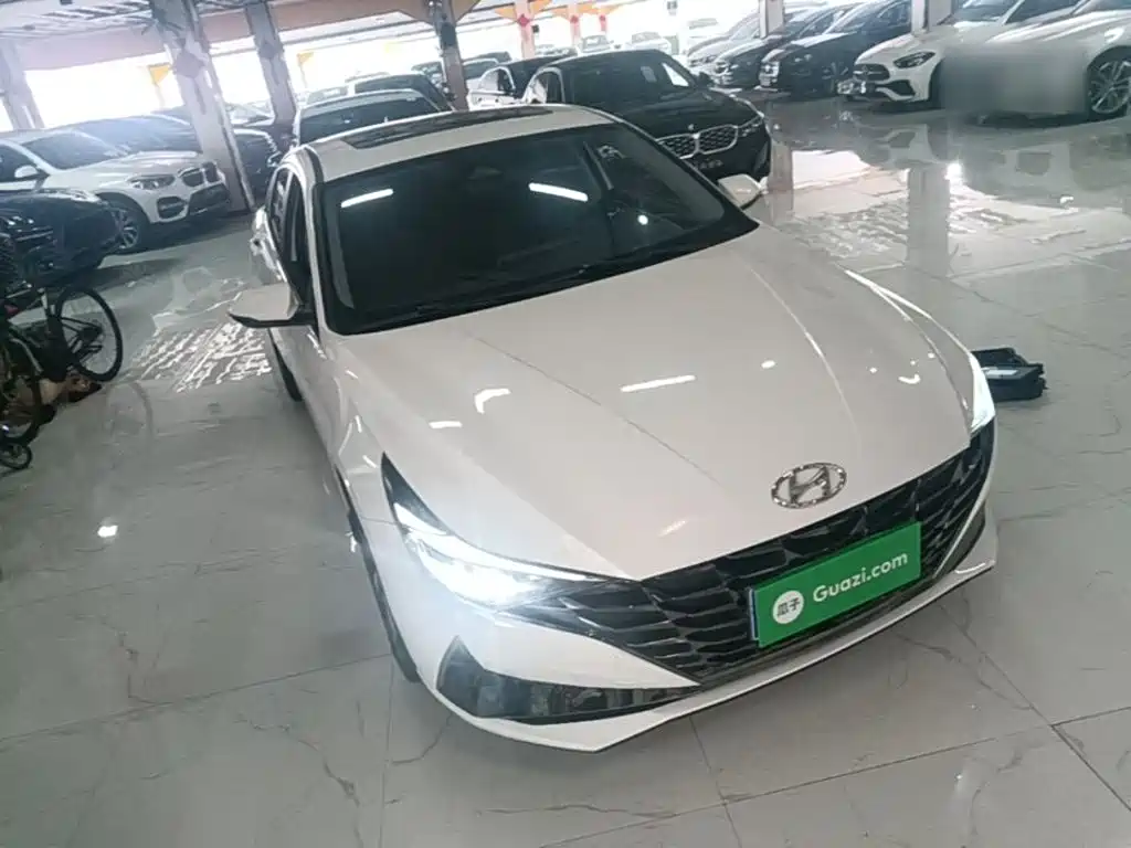 Hyundai Elantra — фото 4