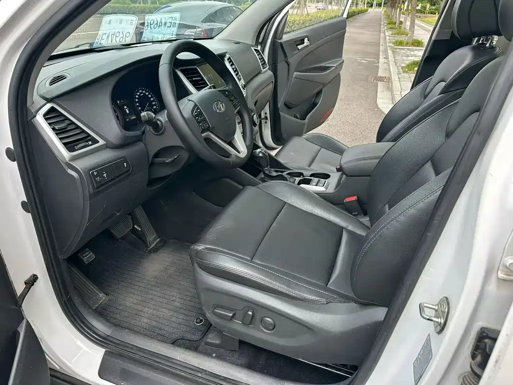 Hyundai Tucson — фото 7