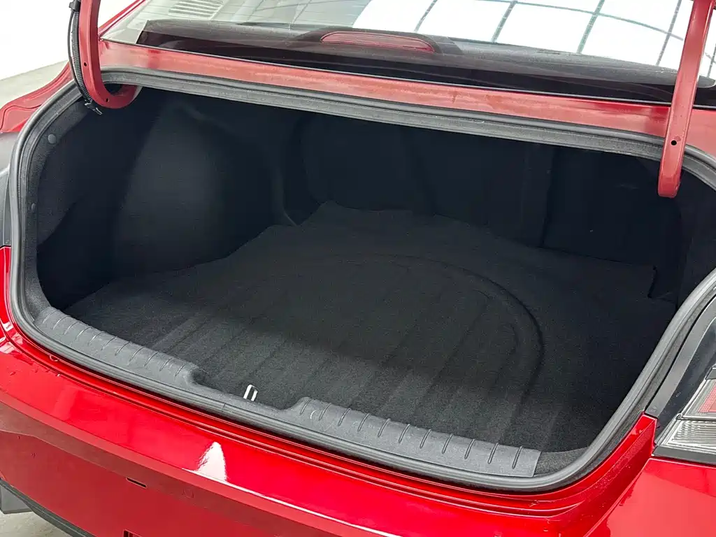 Hyundai Elantra — фото 16