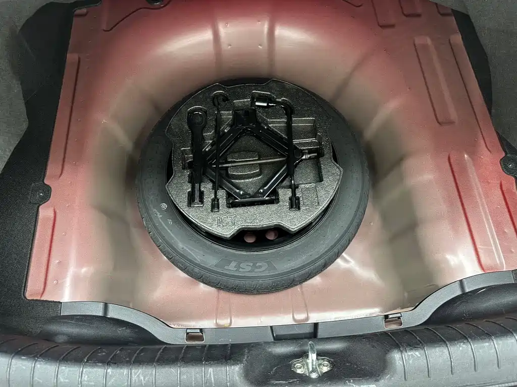 Hyundai Elantra — фото 17
