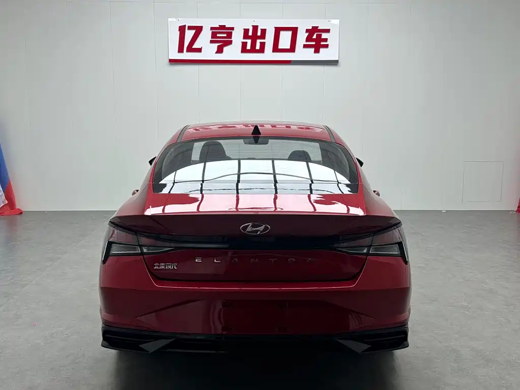 Hyundai Elantra — фото 21