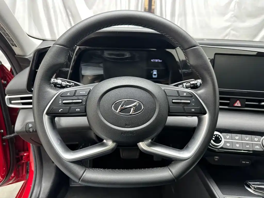 Hyundai Elantra — фото 7