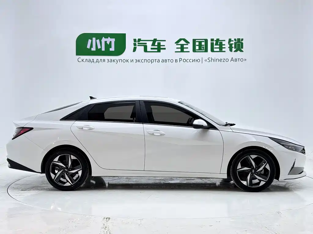 Hyundai Elantra — фото 14