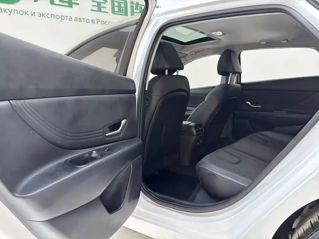Hyundai Elantra — фото 23