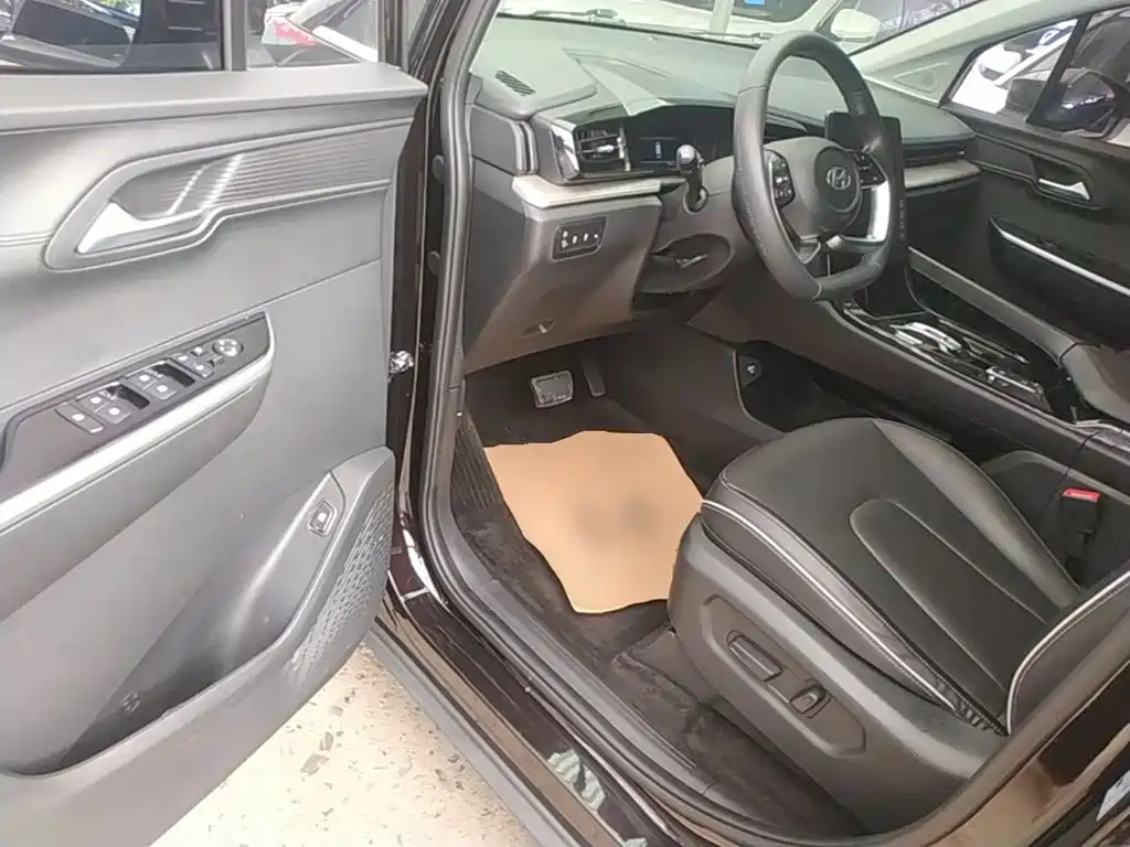 Hyundai Custo — фото 16