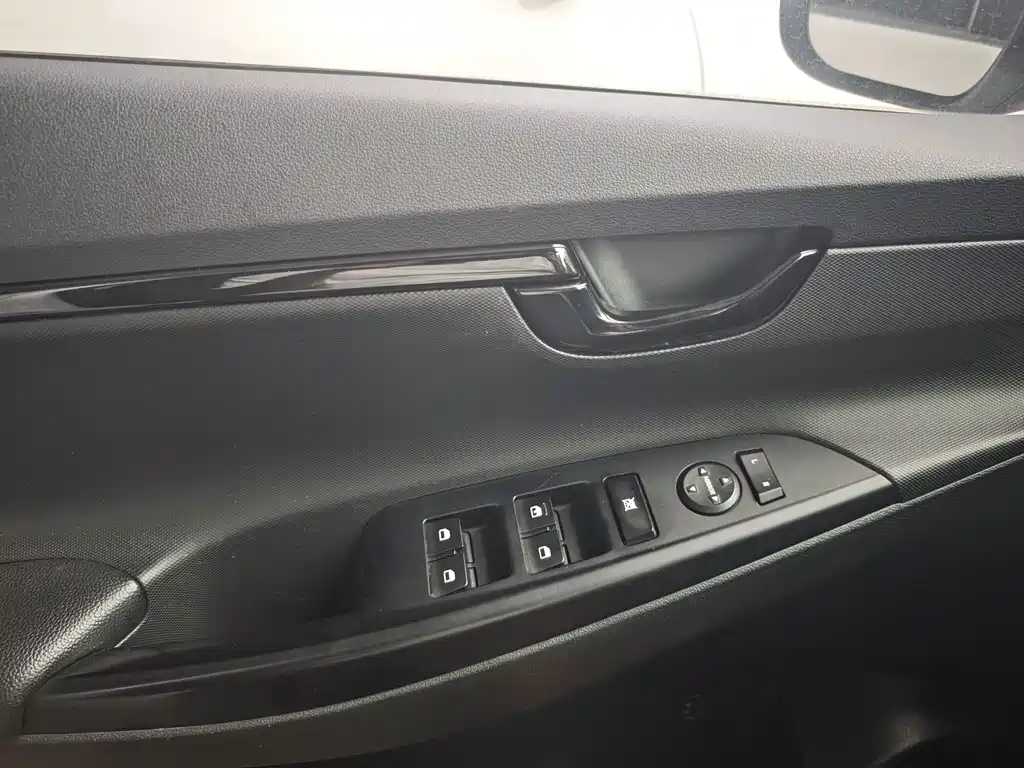 Hyundai Elantra — фото 10