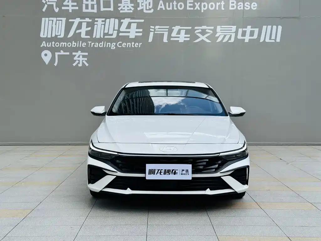 Hyundai Elantra — фото 2
