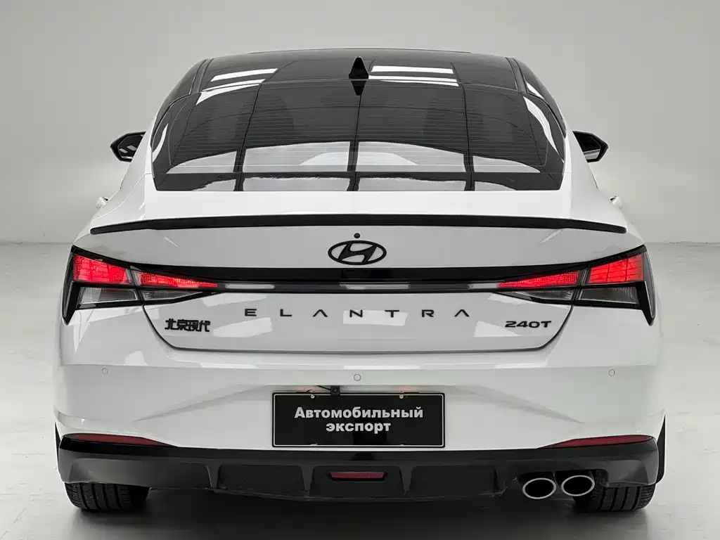 Hyundai Elantra — фото 13