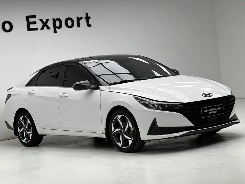 Hyundai Elantra — фото 3