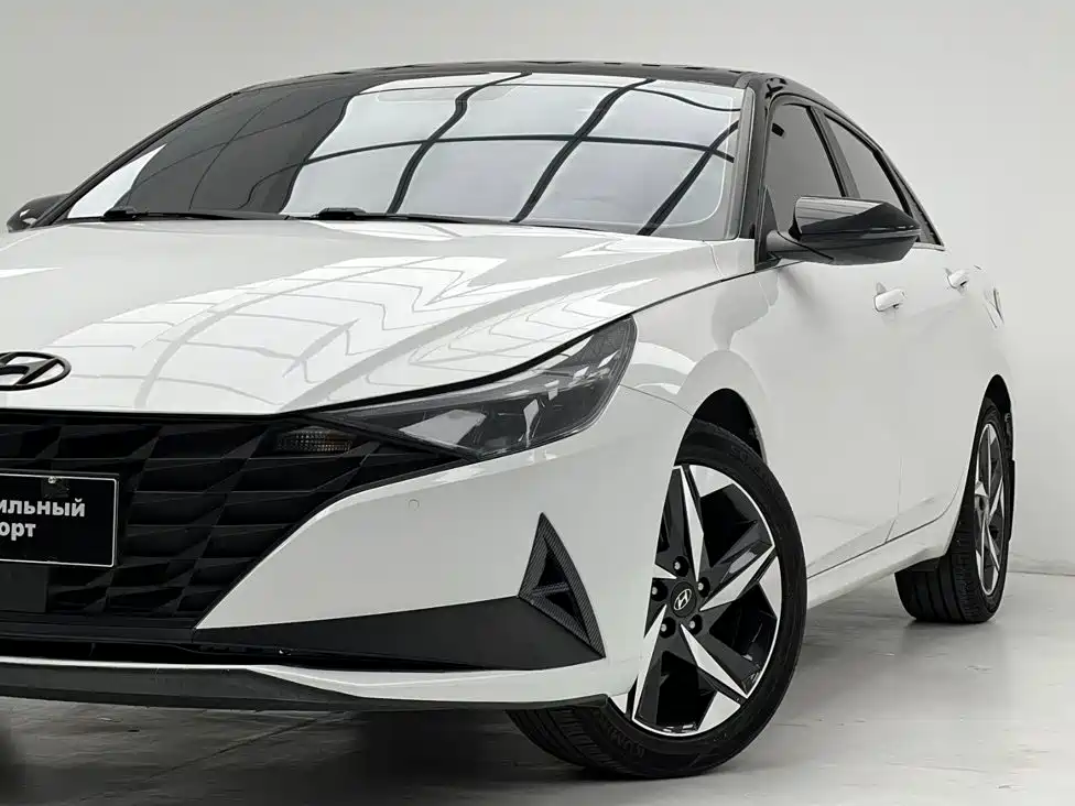 Hyundai Elantra — фото 4