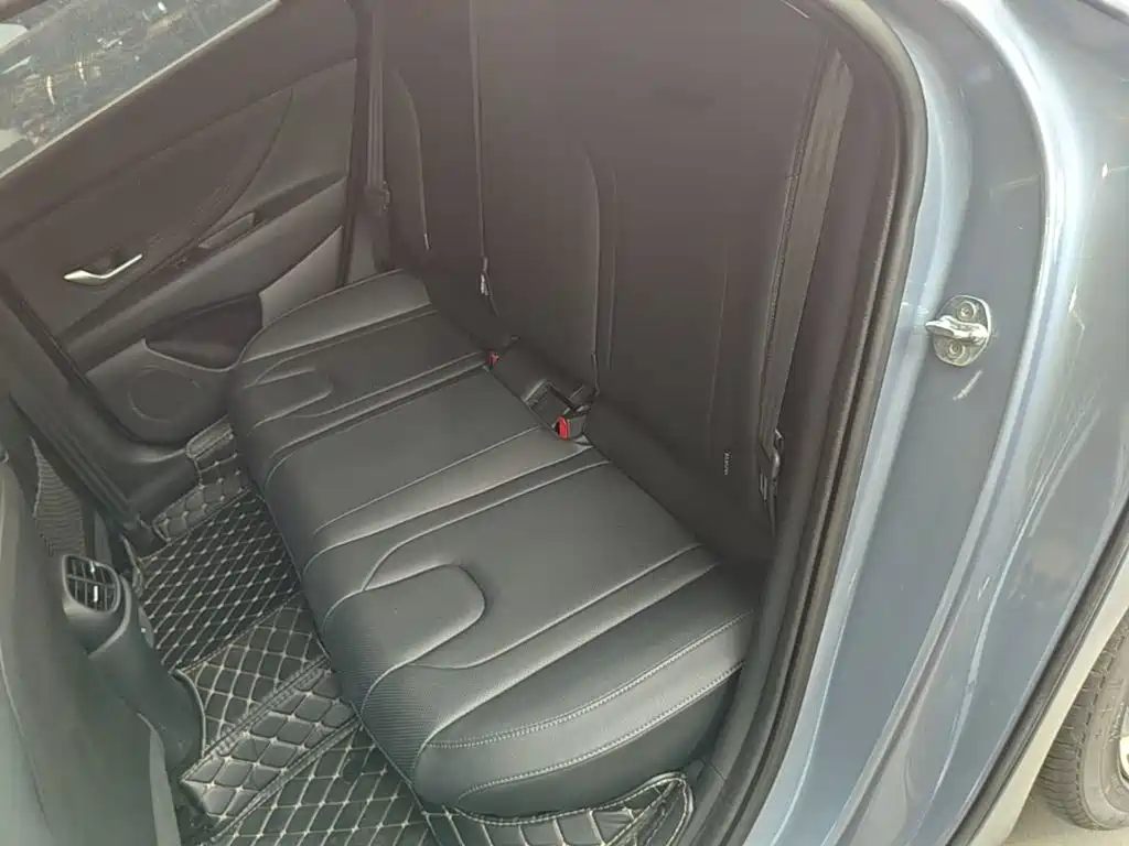 Hyundai Elantra — фото 17