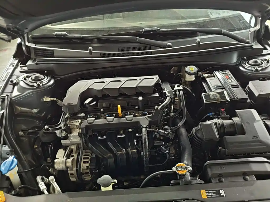 Hyundai Elantra — фото 20
