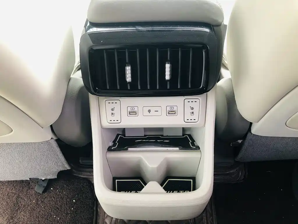 Hyundai Custo — фото 18