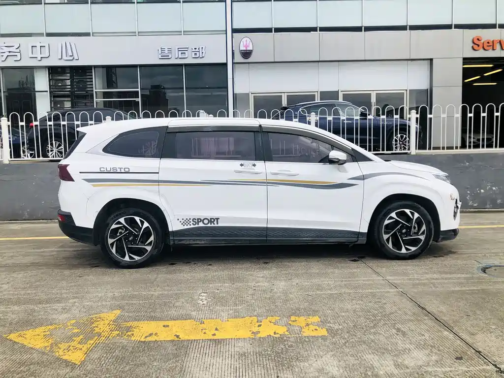 Hyundai Custo — фото 4