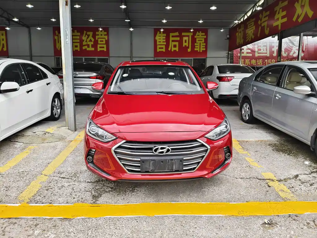 Hyundai Elantra — фото 2