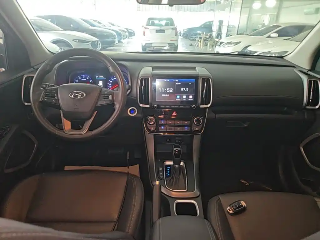Hyundai ix35 — фото 10