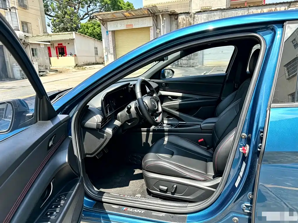 Hyundai Elantra — фото 4