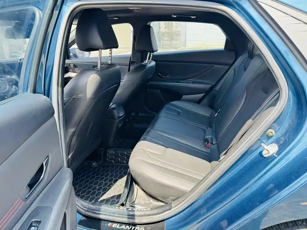 Hyundai Elantra — фото 6