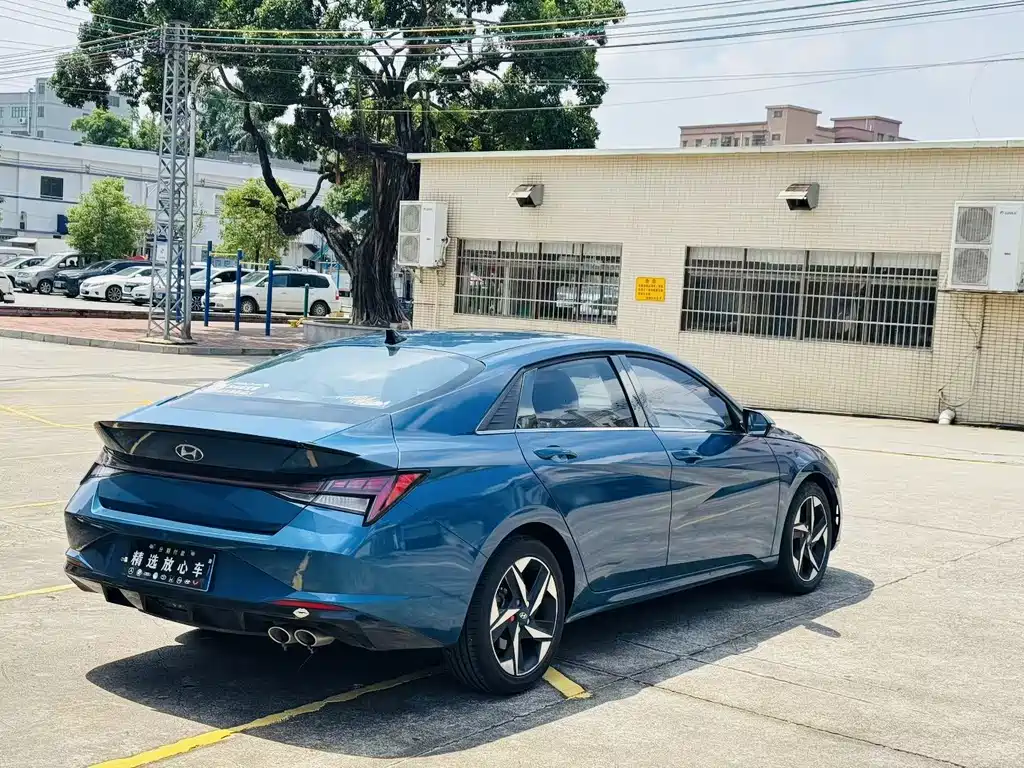 Hyundai Elantra — фото 7