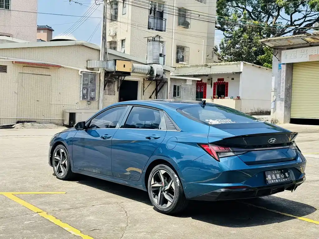 Hyundai Elantra — фото 9