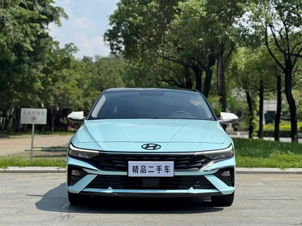 Hyundai Elantra — фото 2