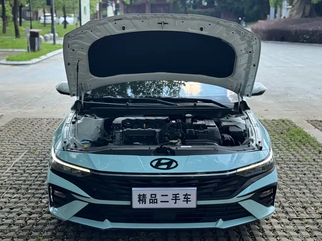 Hyundai Elantra — фото 19