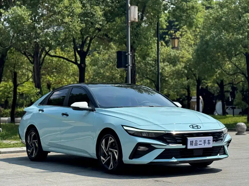 Hyundai Elantra — фото 3