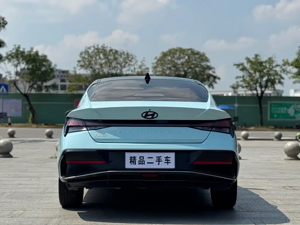 Hyundai Elantra — фото 7
