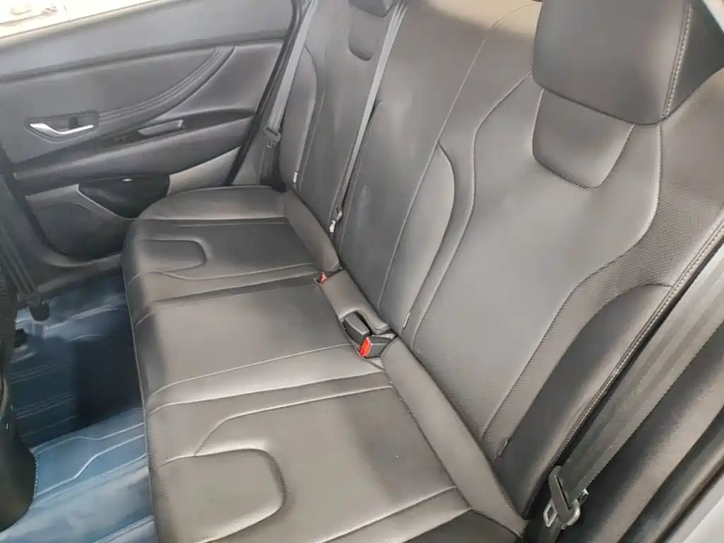 Hyundai Elantra — фото 17