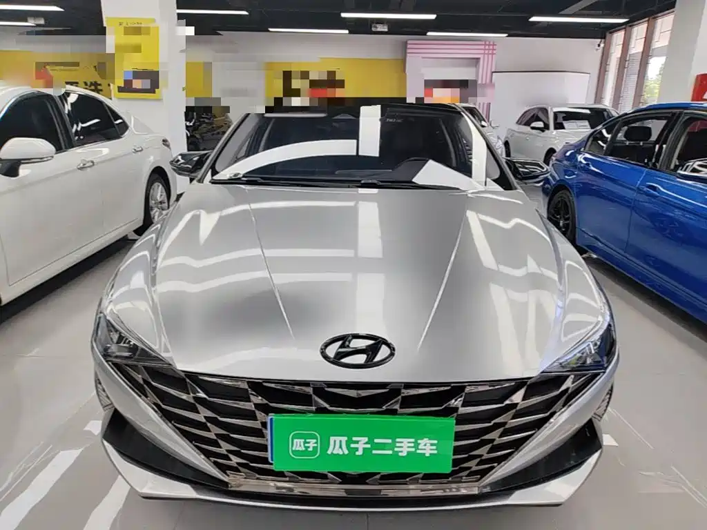 Hyundai Elantra — фото 3