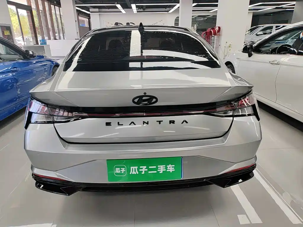 Hyundai Elantra — фото 6