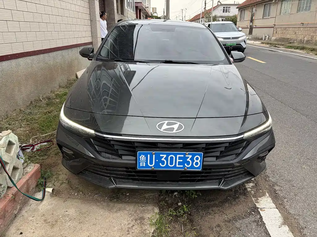 Hyundai Elantra — фото 2