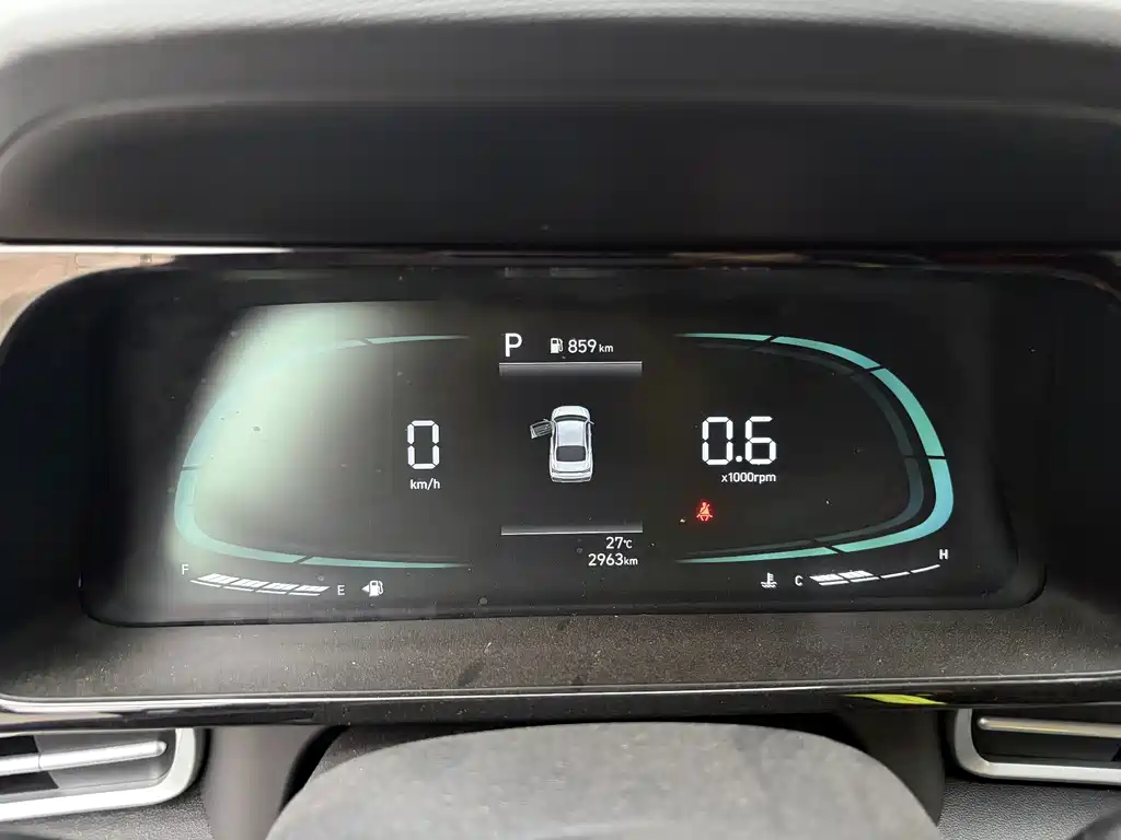 Hyundai Elantra — фото 9