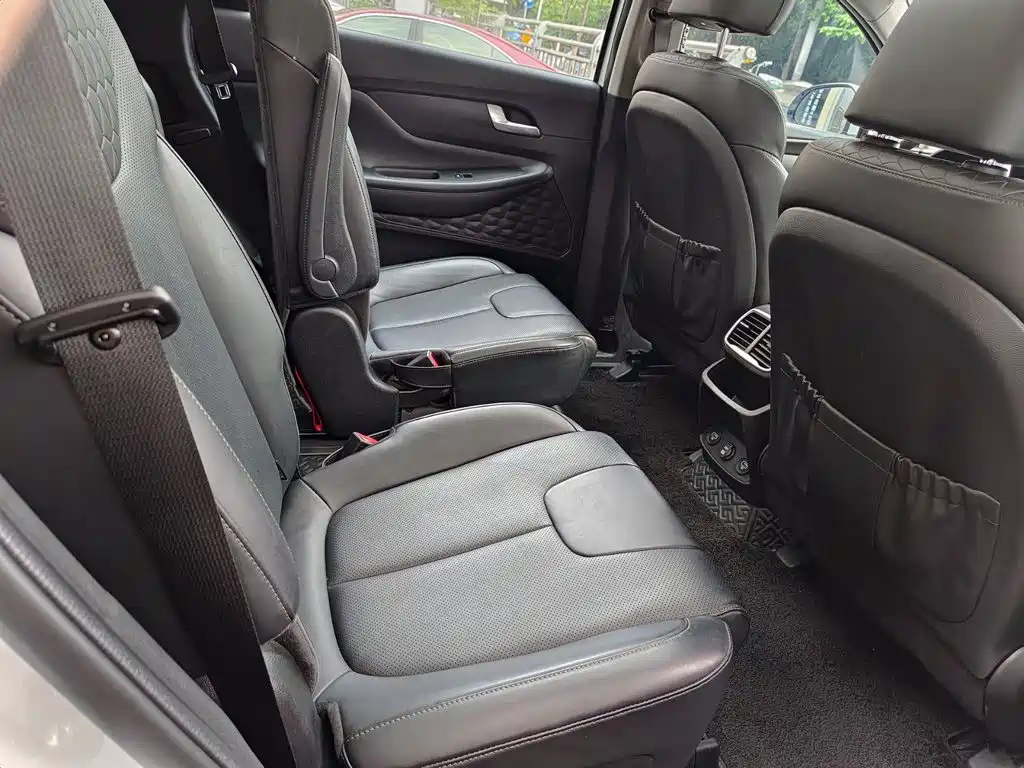 Hyundai Santa Fe — фото 11