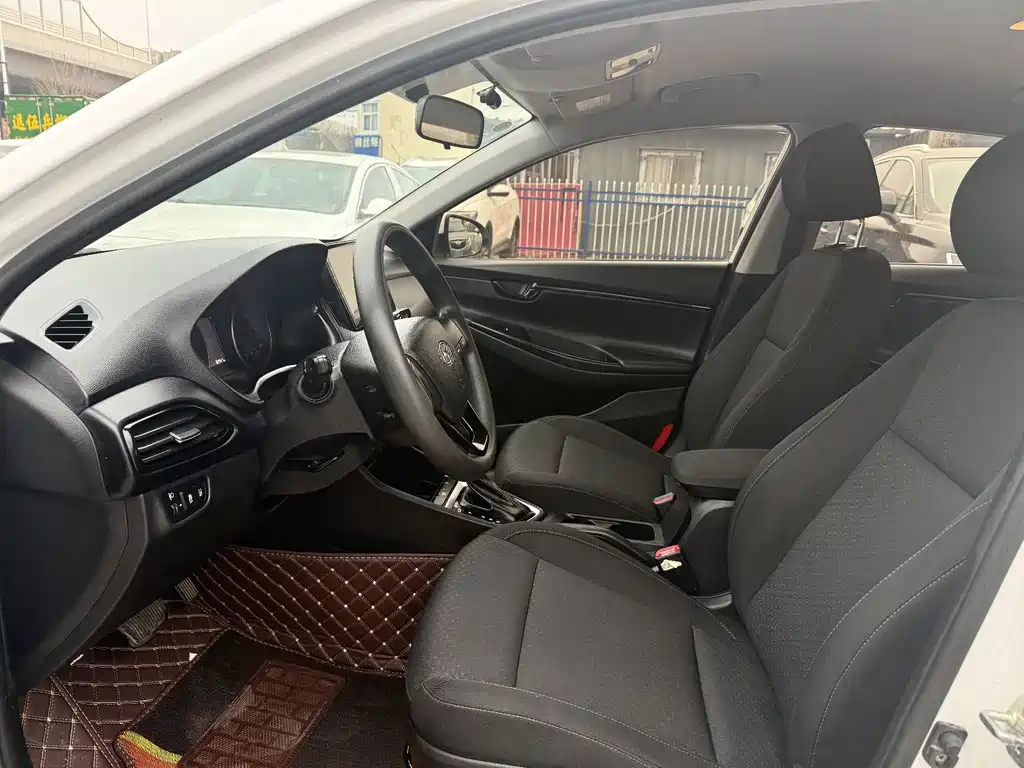 Hyundai Elantra — фото 4