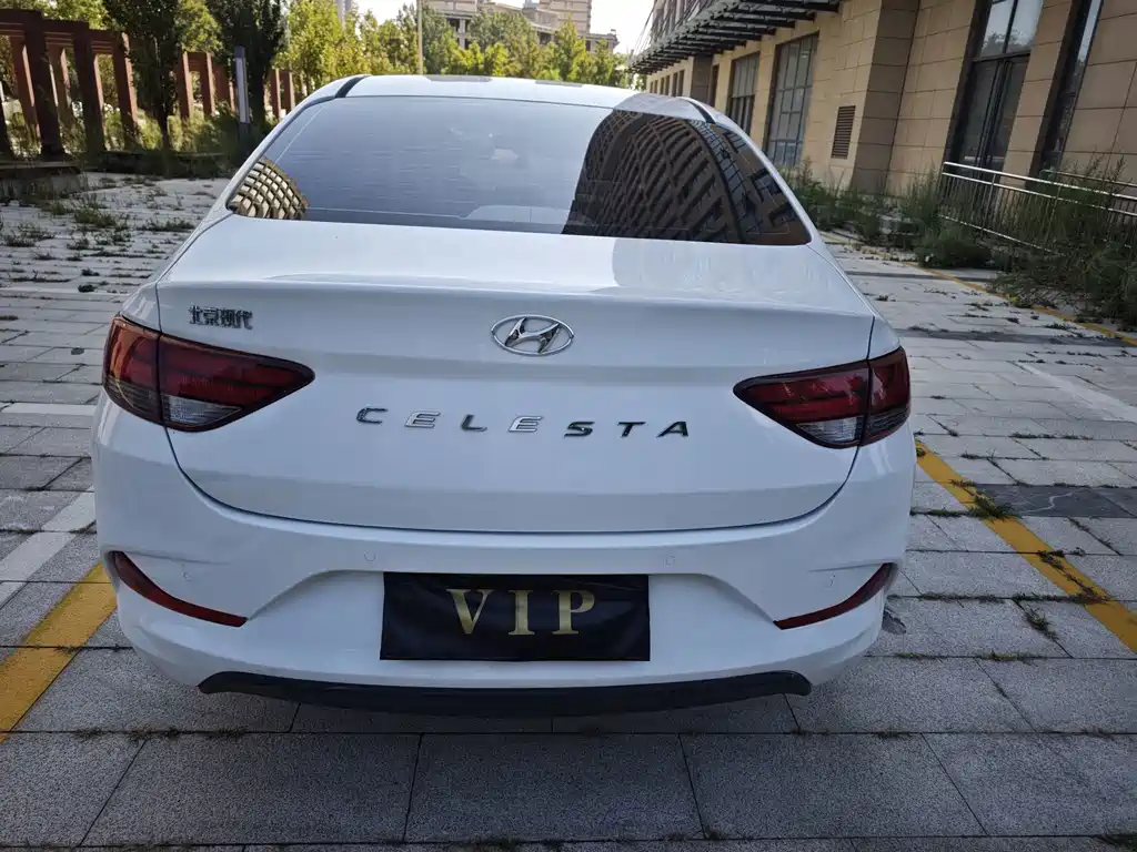 Hyundai Elantra — фото 5