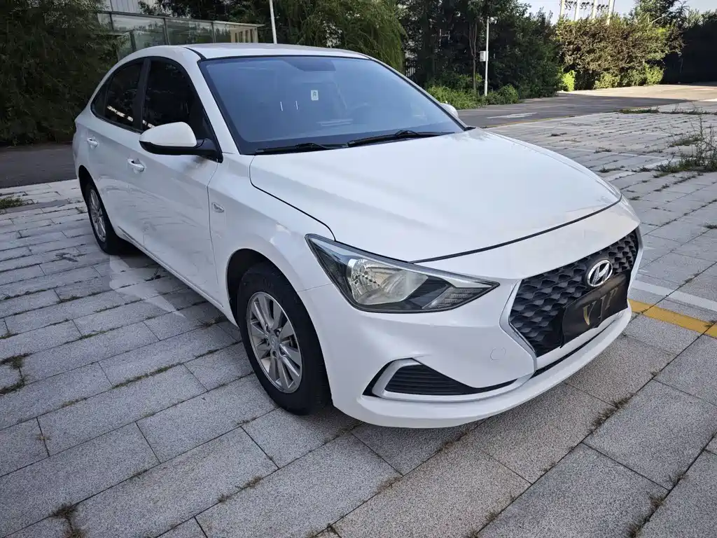 Hyundai Elantra — фото 8