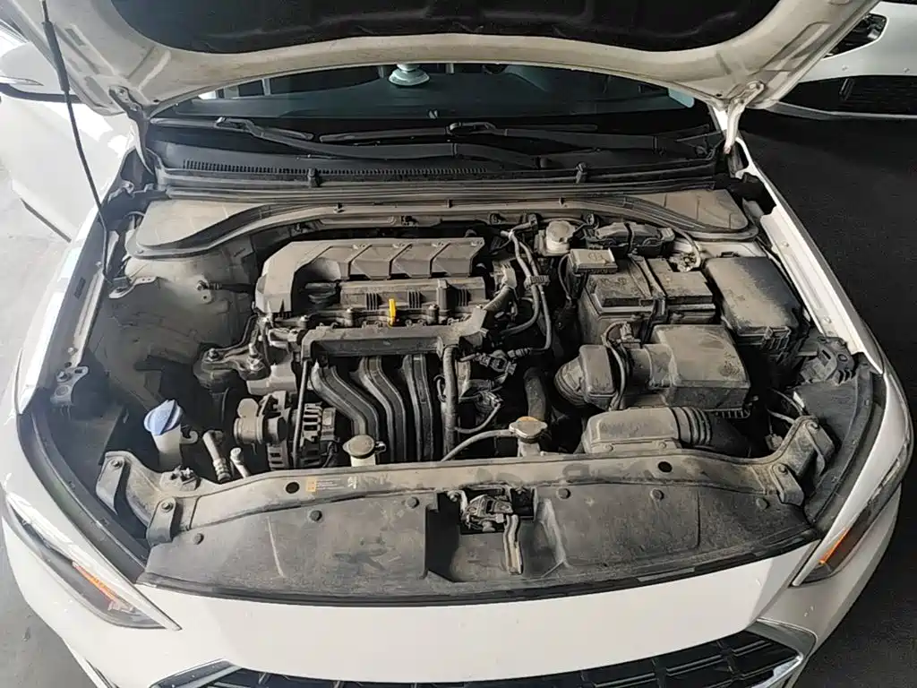 Hyundai Elantra — фото 20